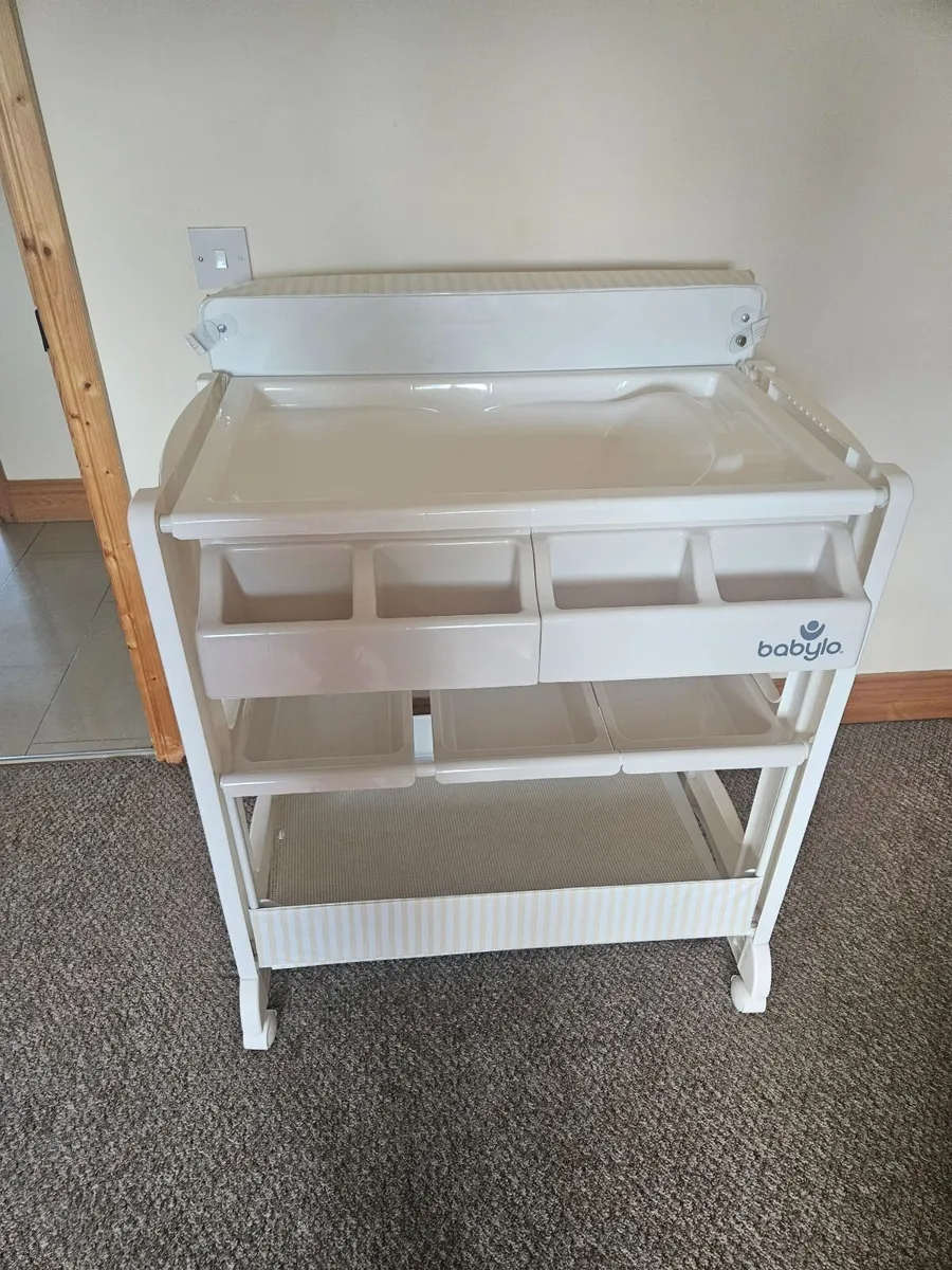 Baby changing unit - Image 4
