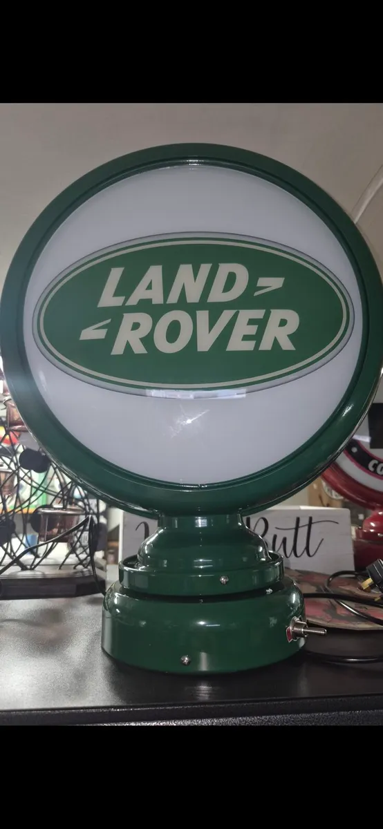 Landrover  light up  globe