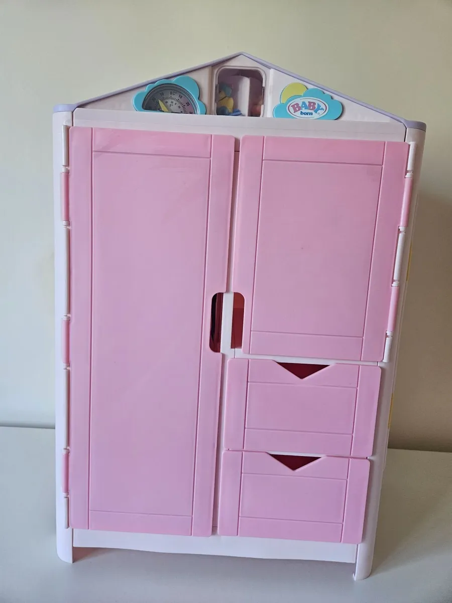 Doll wardrobe - Image 2