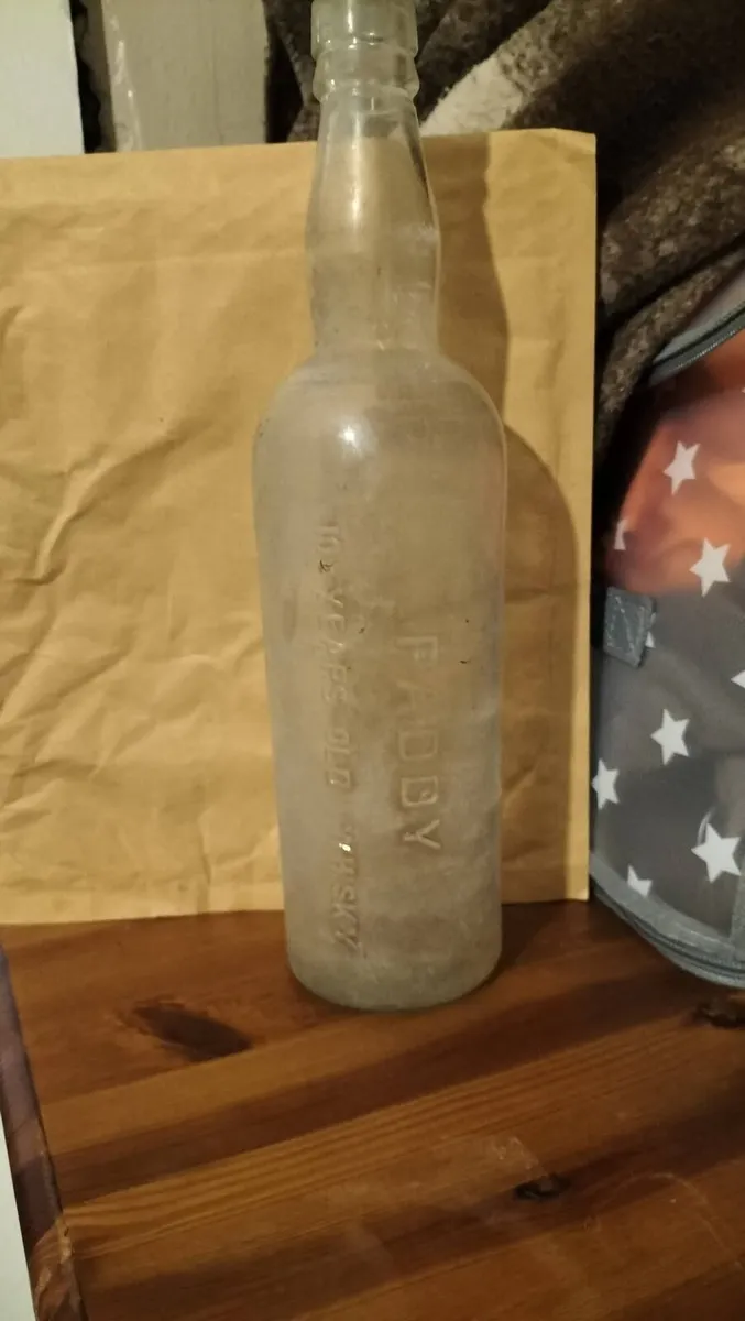 VINTAGE PADDYS WHISKEY BOTTLE - Image 1