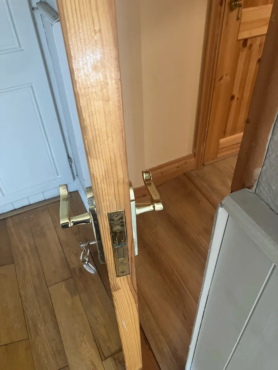 Pine Doors x 2 - Image 2