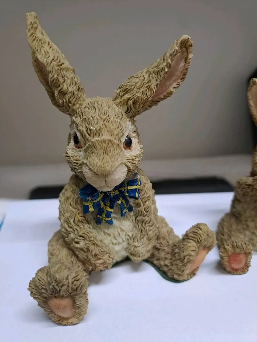 The Leonardo Collection Rabbit Figurines – Pair - Image 2