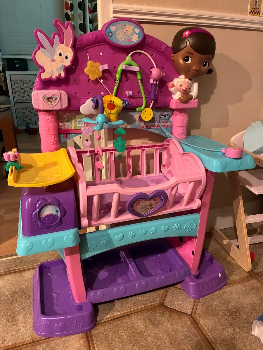 Doc McStuffins Baby All in one Nursery - Image 1