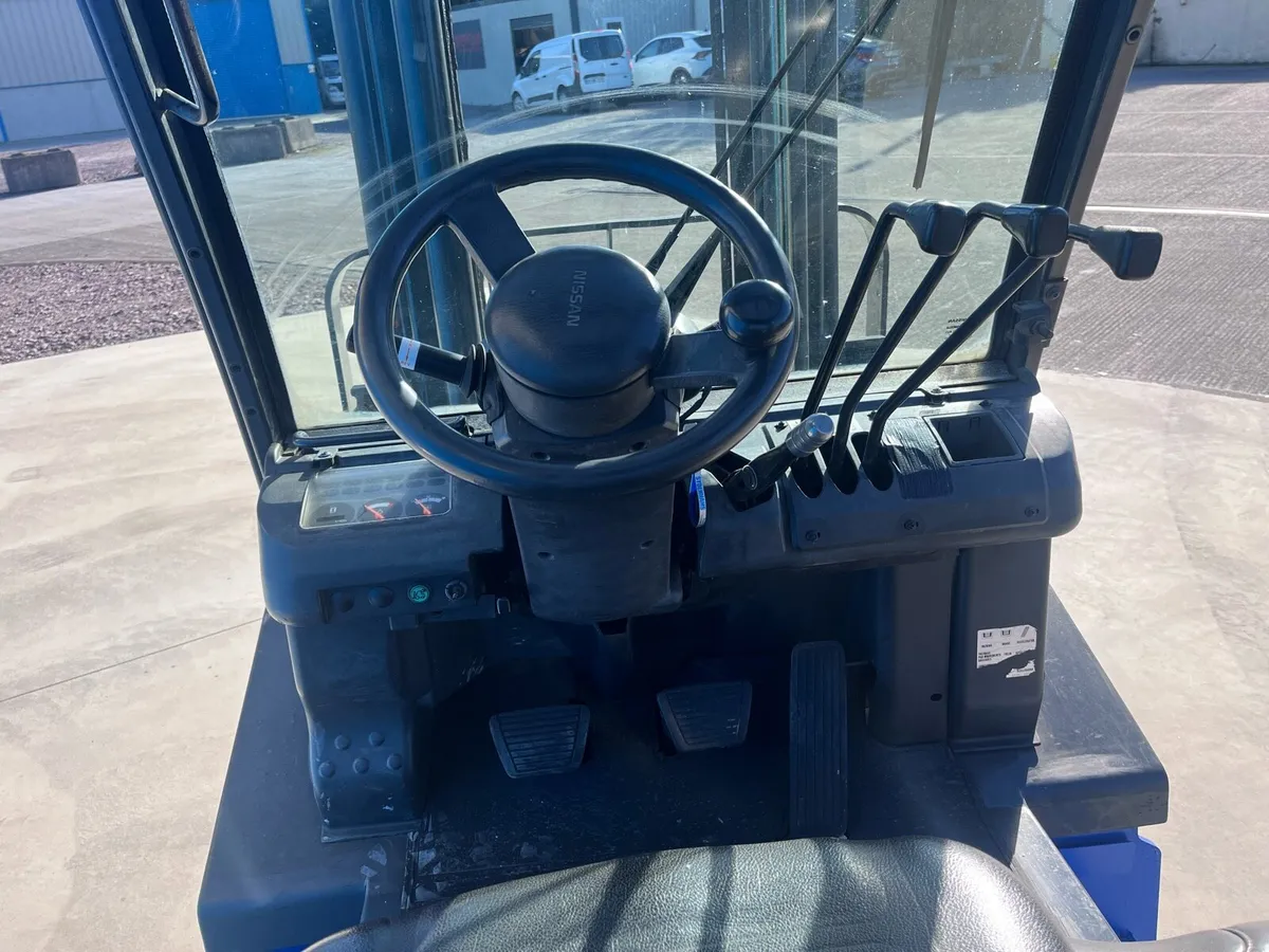 Forklifts - Image 4