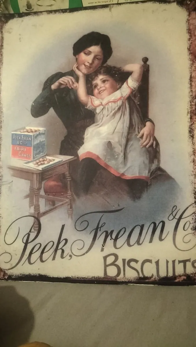 Old style biscuits sign