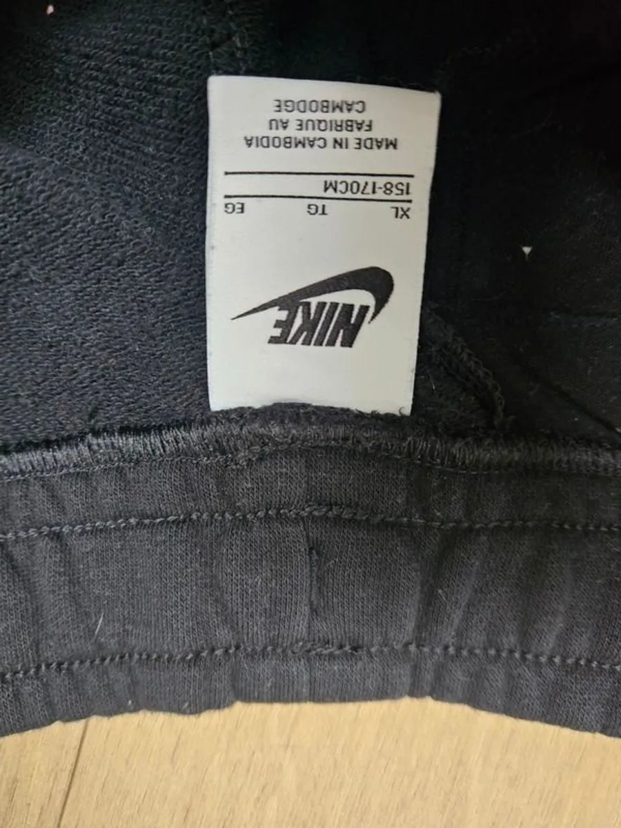 Boys XL Nike tracksuit bottoms - Image 3