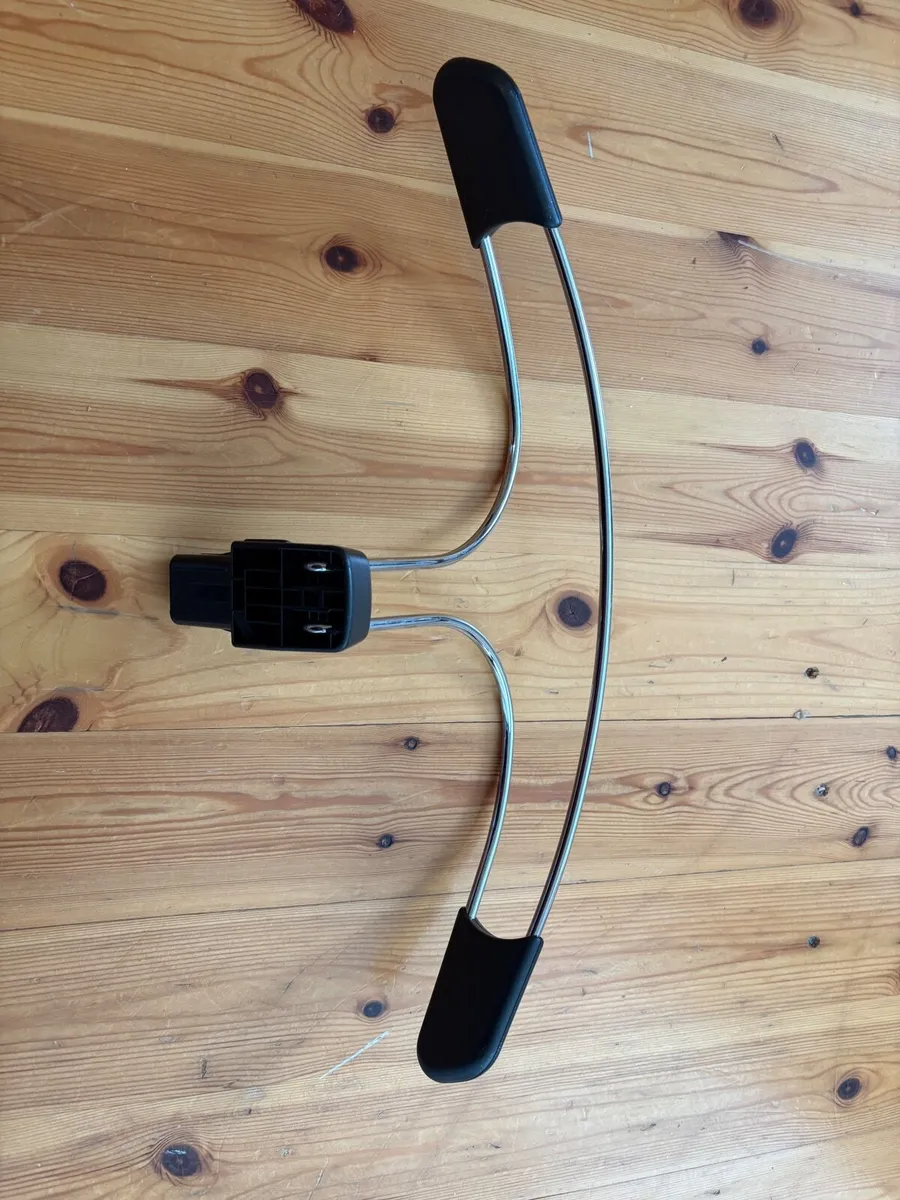 official Škoda headrest clothes hanger - Image 2