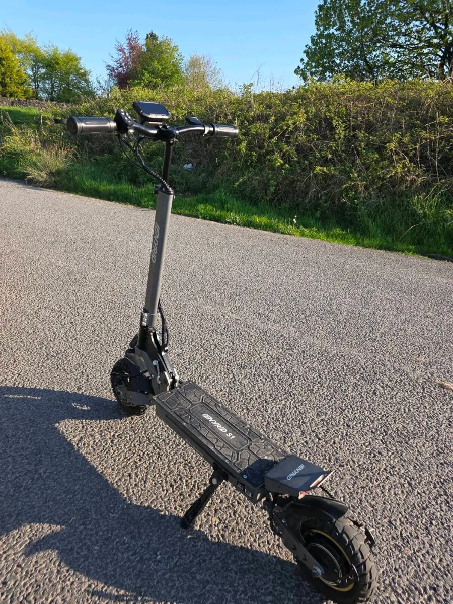E Scooter - Image 1