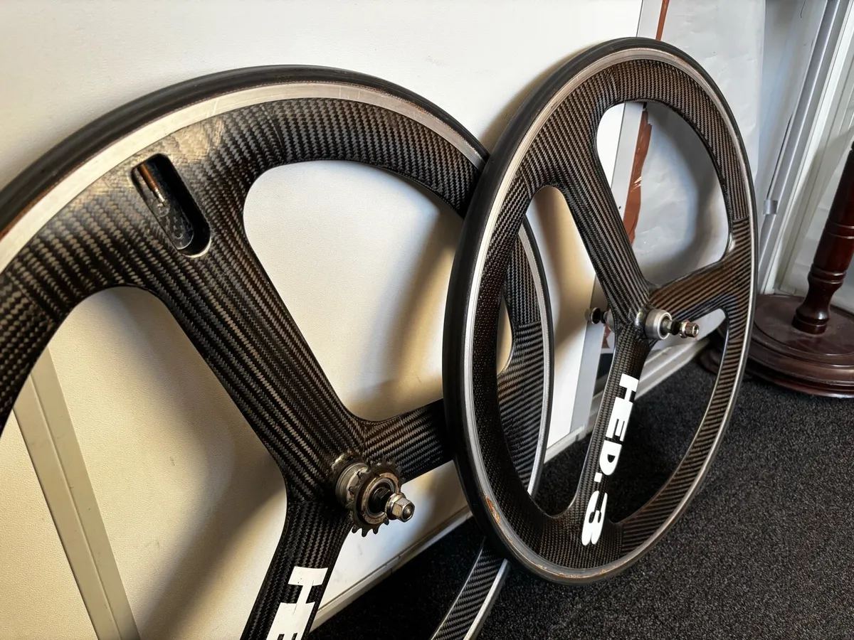HED3 Trispoke Carbon Track Wheelset - Image 2
