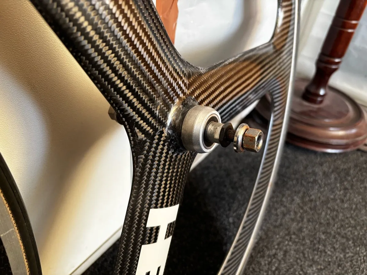 HED3 Trispoke Carbon Track Wheelset - Image 4