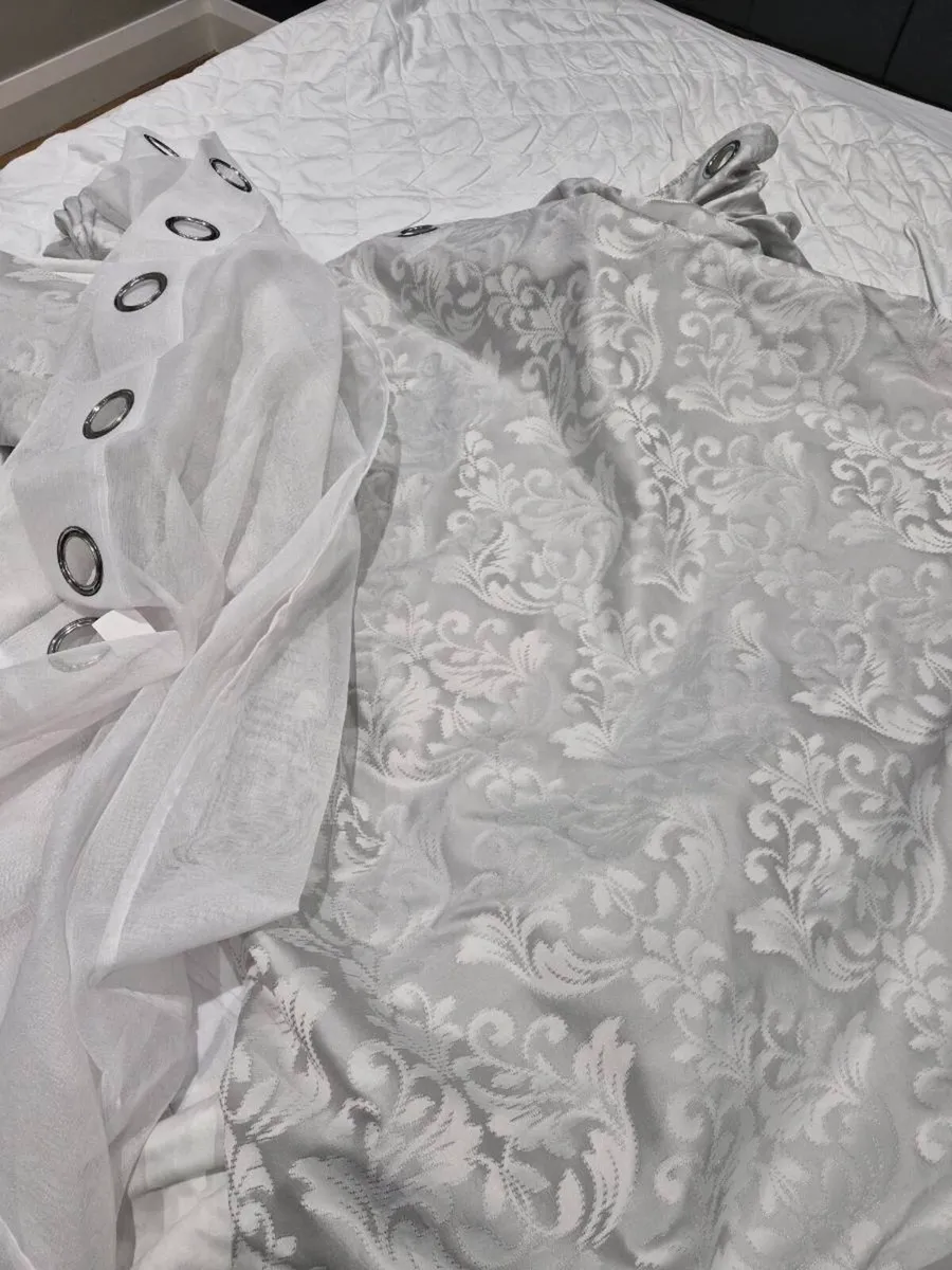 Really good heavy quality curtains all 90x90 - Image 1