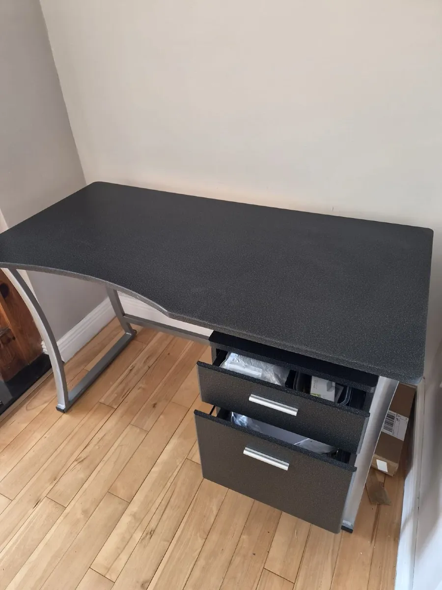 Computer desk - Image 3
