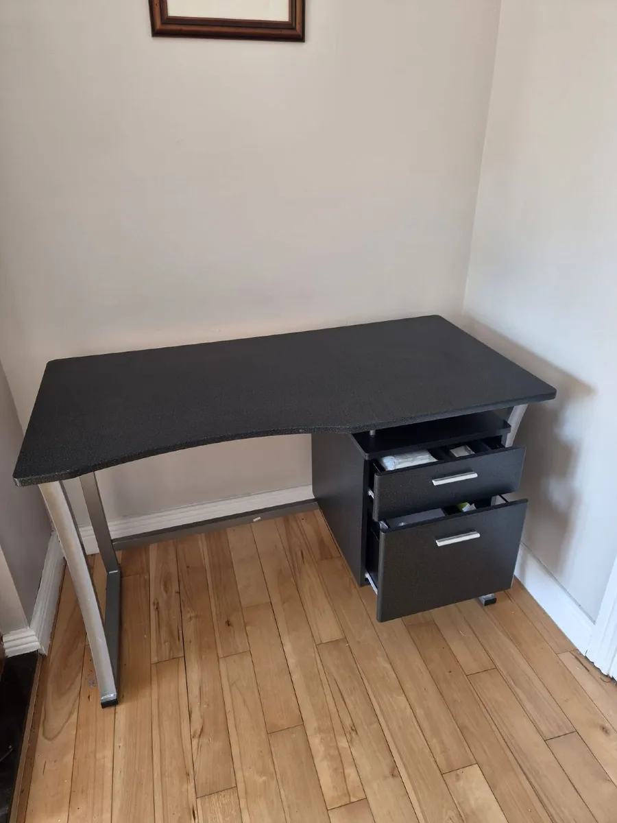 Computer desk - Image 4