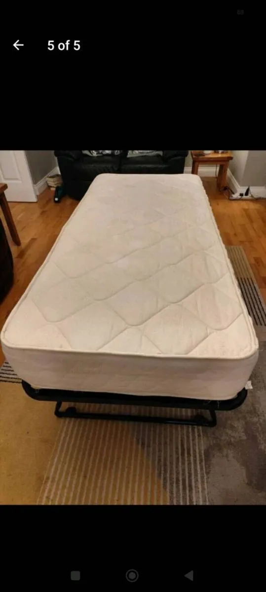 Pull out bed - Image 1