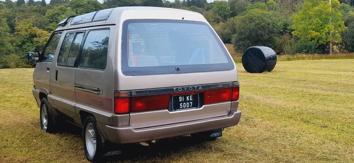 Toyota Townace 4WD. Honda CRX 16V - Image 2