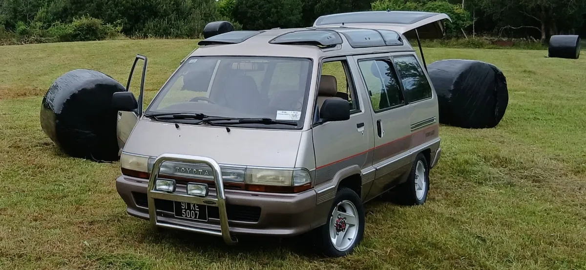 Toyota Townace 4WD. Honda CRX 16V - Image 1