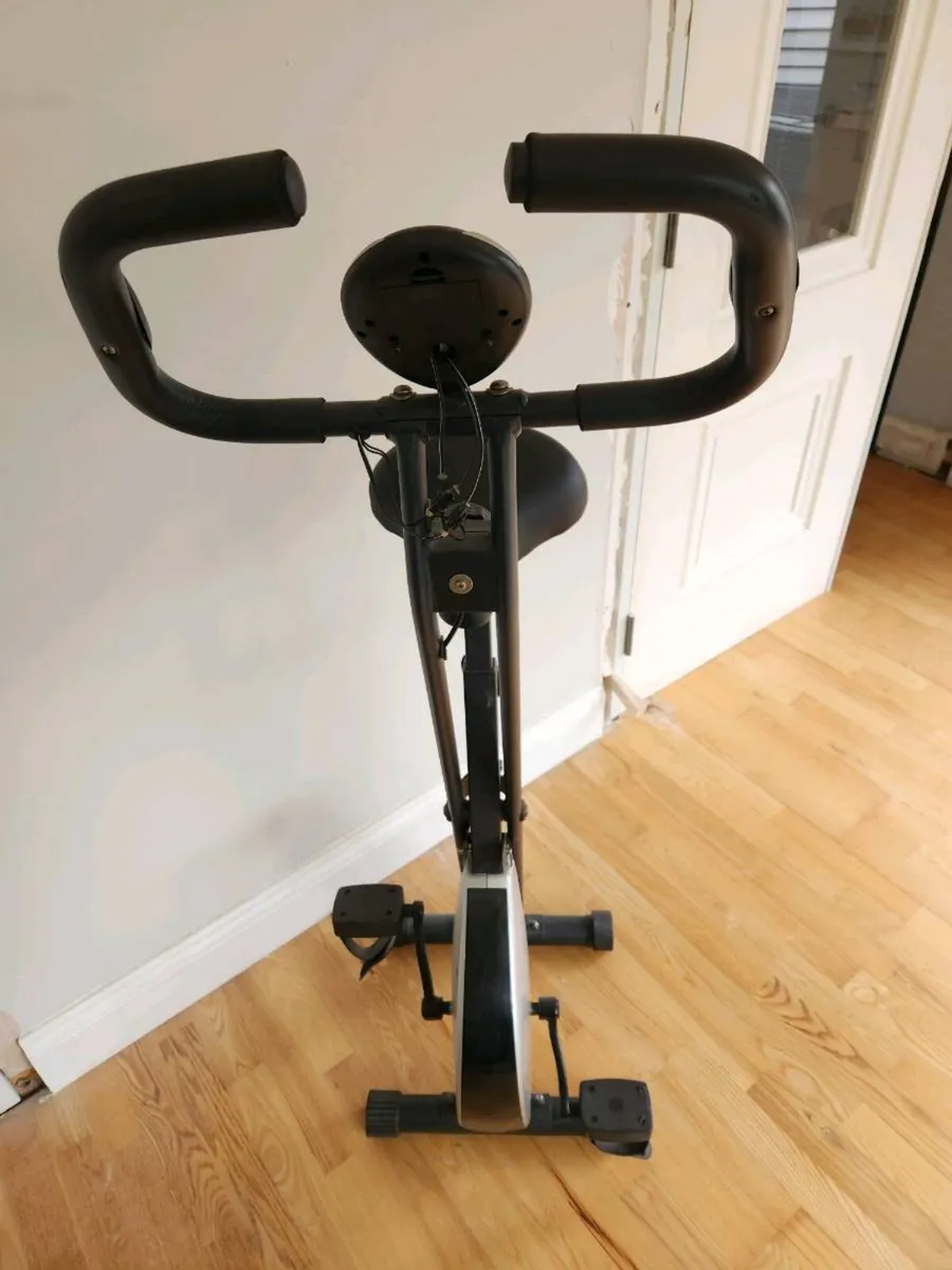 Exercise bike - Image 2