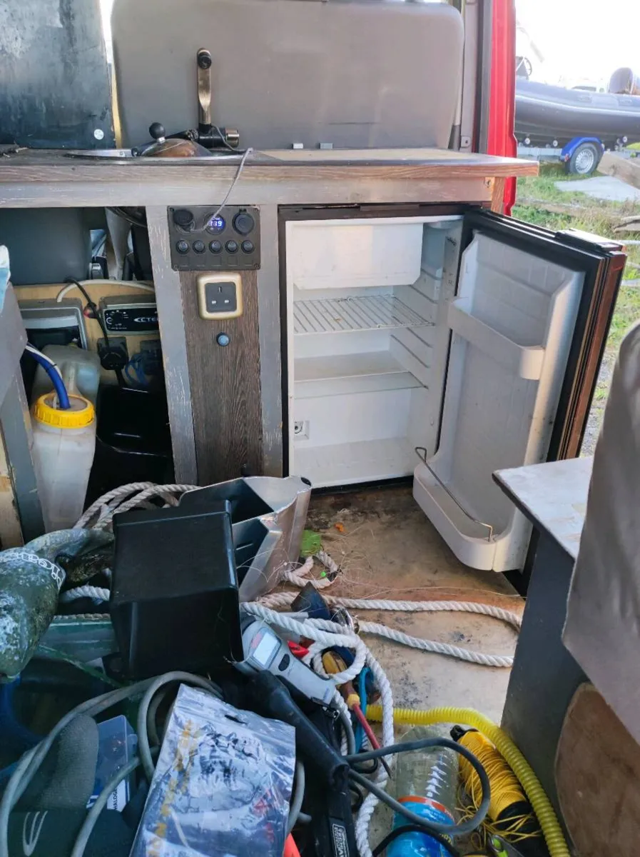 VW t5 campervan ( left hand drive) - Image 4