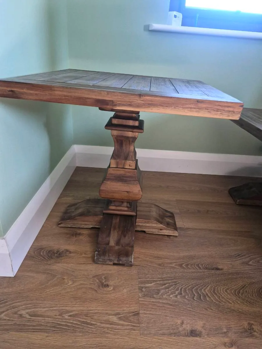 Coffee table with matching lamp tables - Image 4