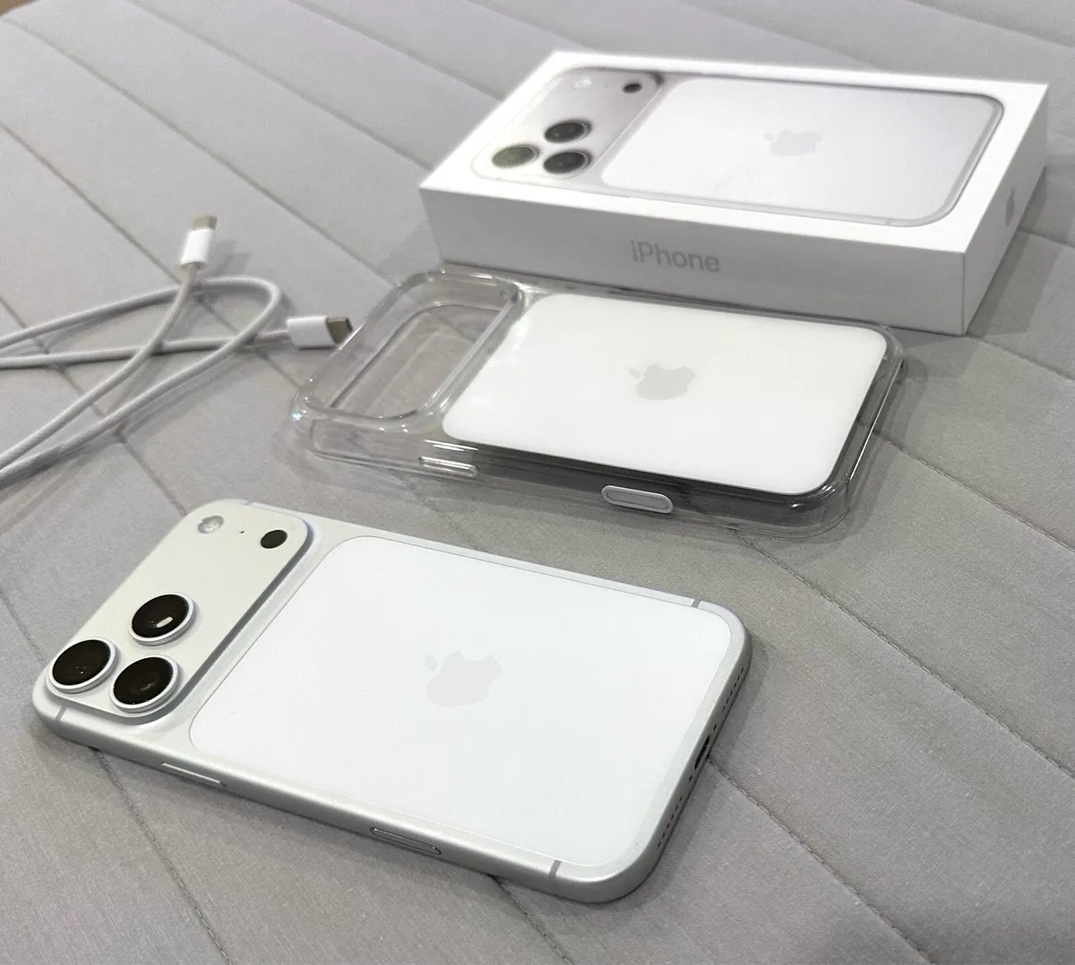 iPhone 17 Pro Max 256GB Silver - Image 1