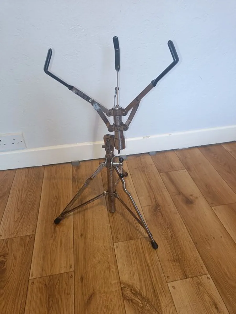 Vintage Pearl Hi Hat stand and Snare drum stand - Image 2