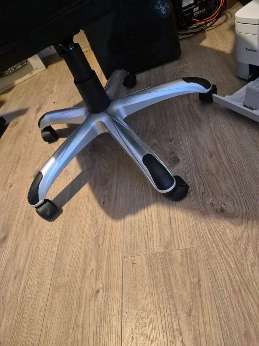 Office furniture - Image 2