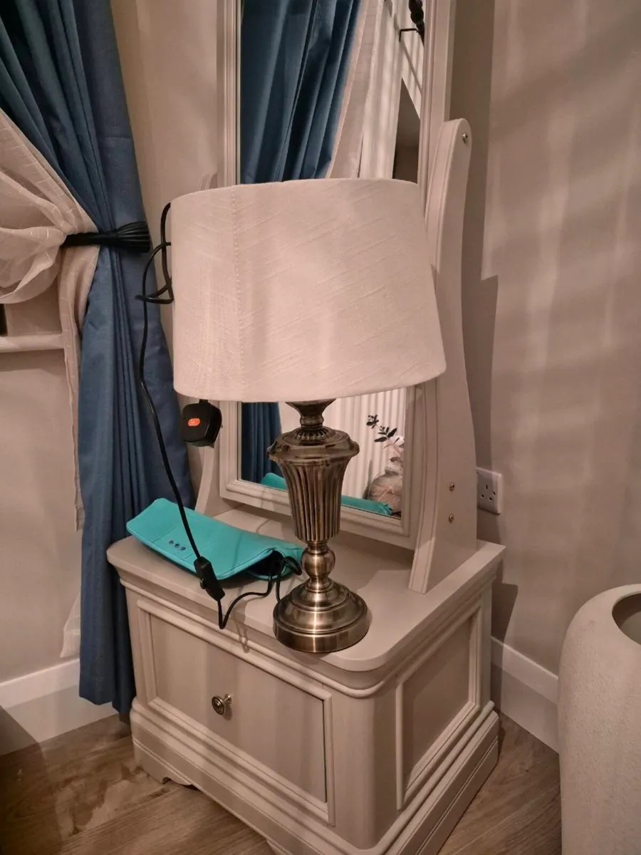 Matching new lamps - Image 1