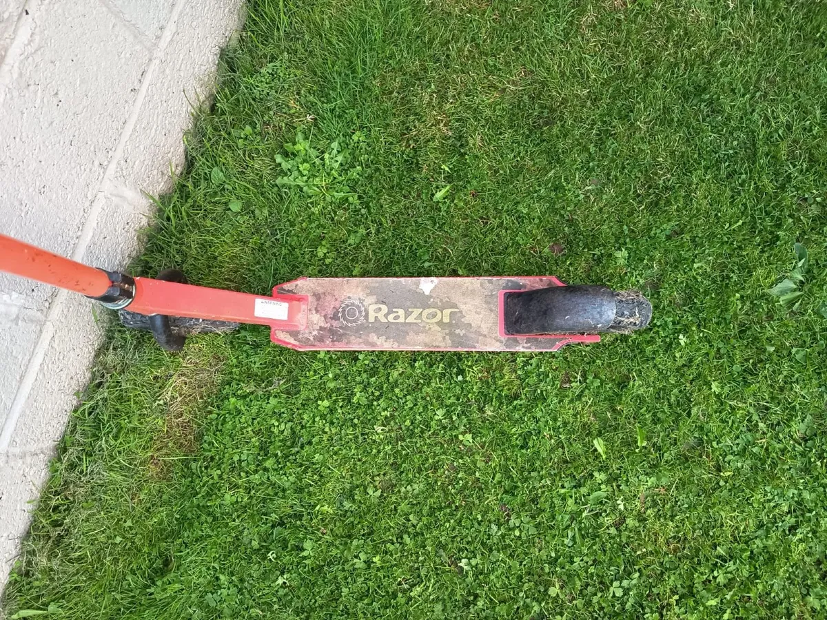 Red Razor off-road scooter - Image 4