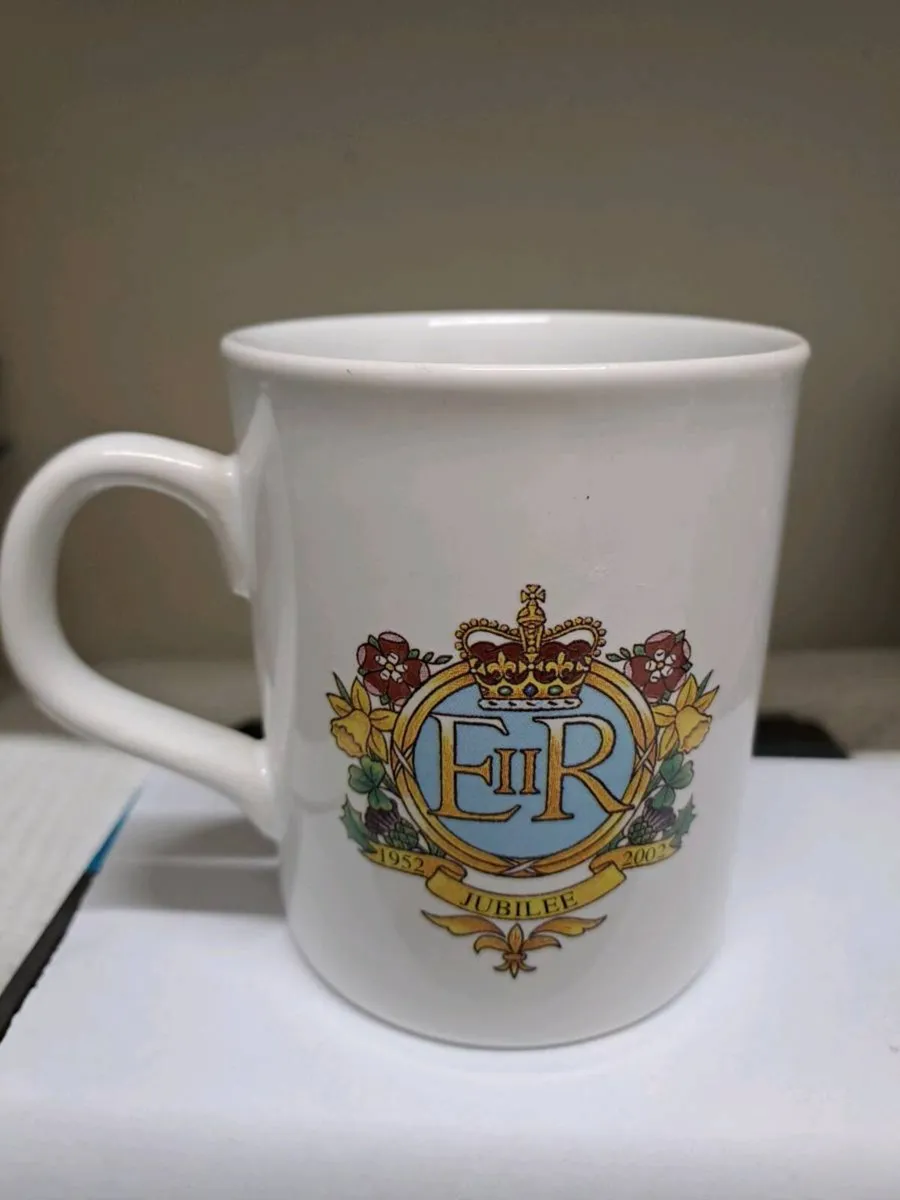 Queen Elizabeth II Golden Jubilee 1952–2002 - Image 3