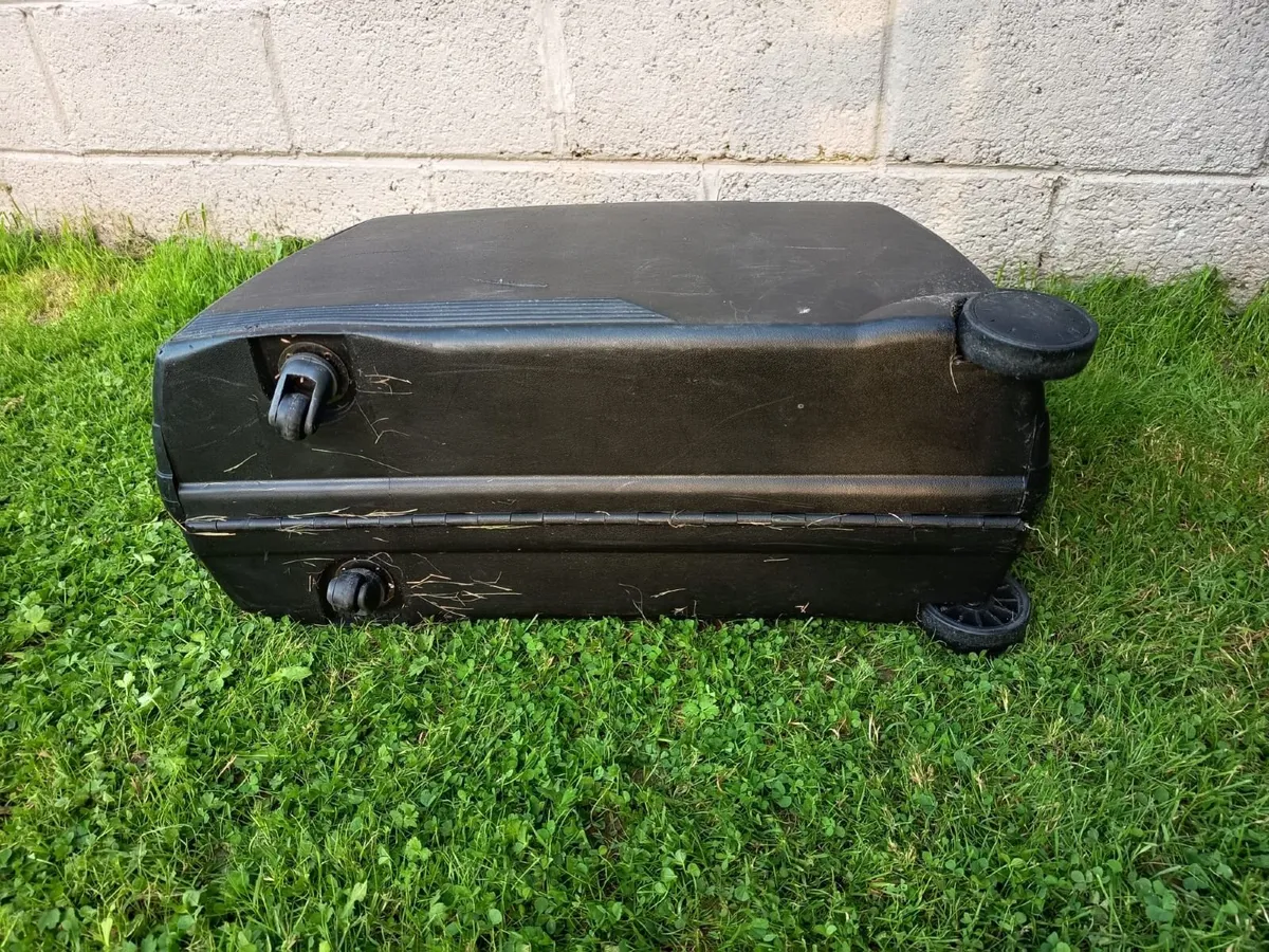 Pierre Cardin black wheeled suitcase - Image 3