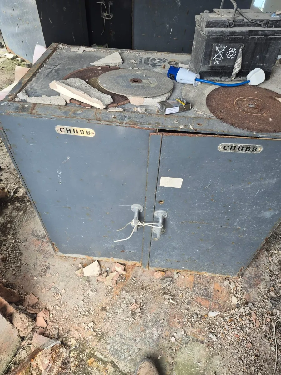 Chubb safe chubb storage lockable units - Image 1