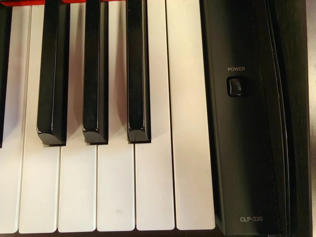 Yamaha Clavinova CLP-320 AS NEW Condition - Image 2