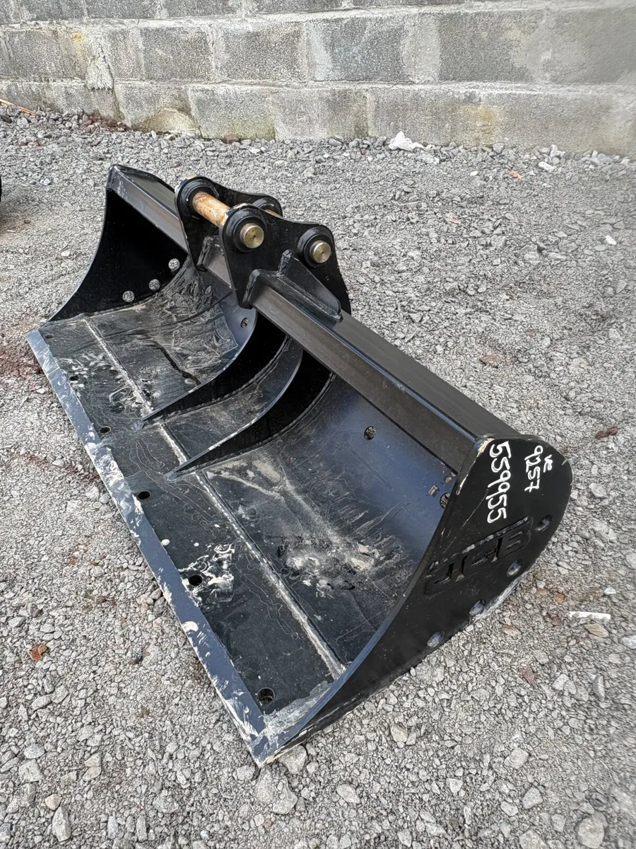 48” JCB Ditching bucket 35mm pins - Image 1