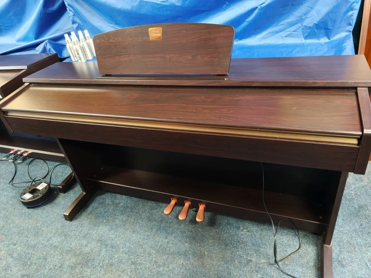 Yamaha Clavinova CLP-320 AS NEW Condition - Image 3