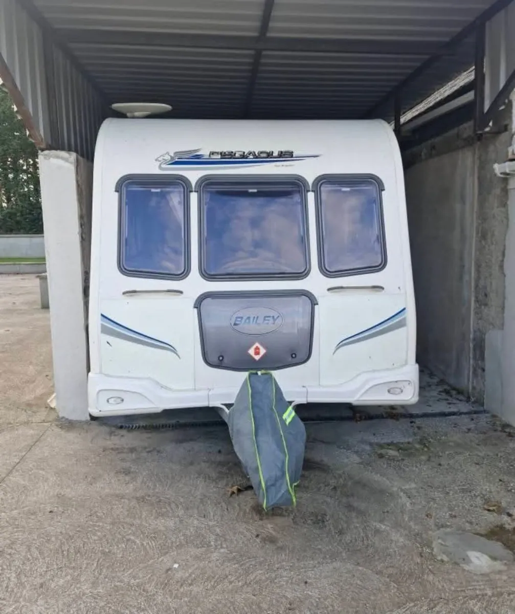 Caravan - Image 2