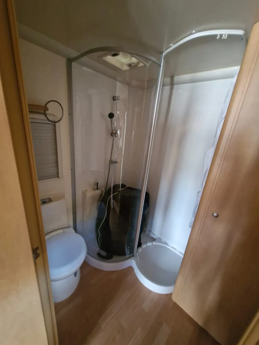 Caravan - Image 4