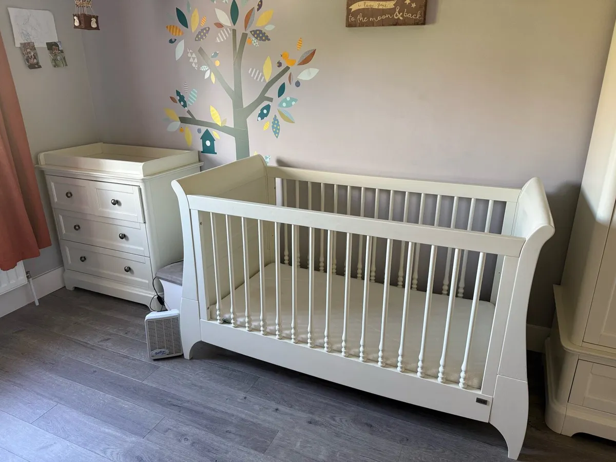 Mamas and papas cot/cot bed, dresser & wardrobe - Image 1