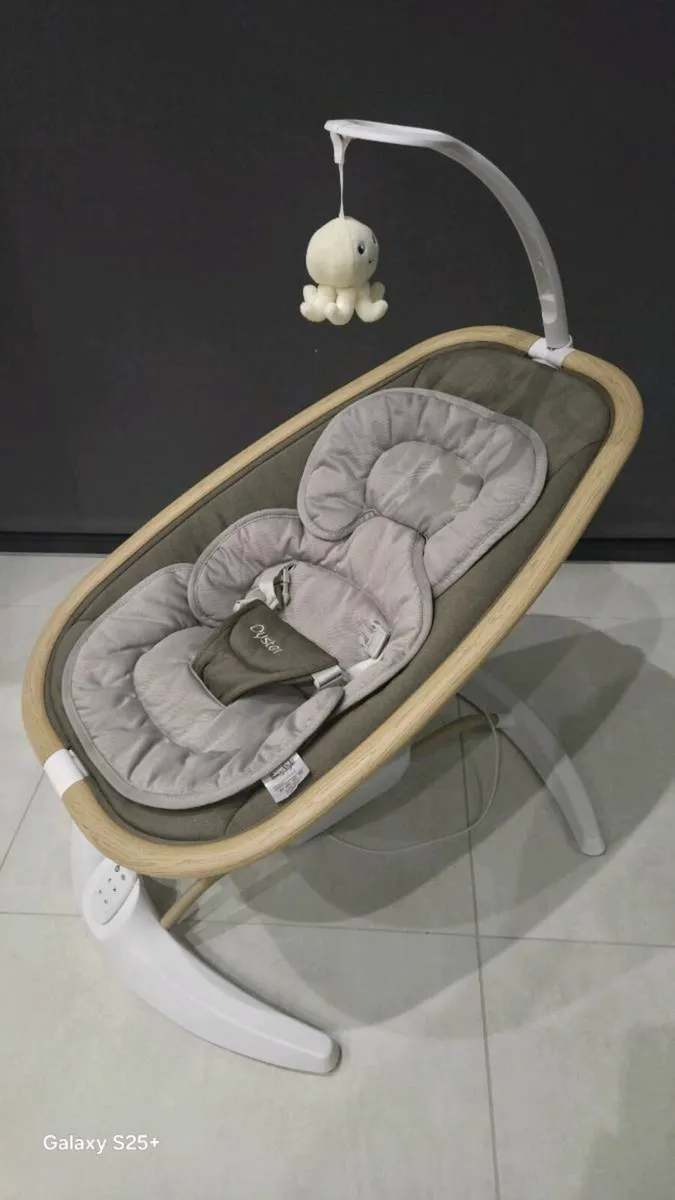 BabyStyle Oyster Smart Motion Rocker - Image 1