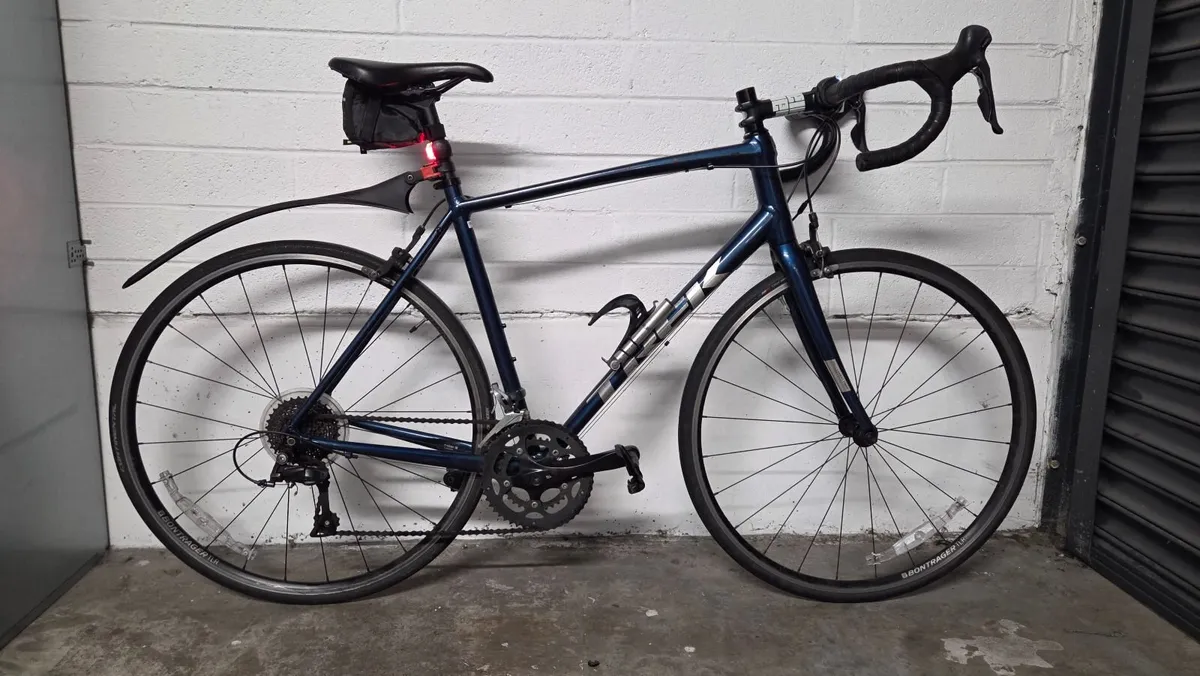 Trek Domane AL2 road bike - Image 1