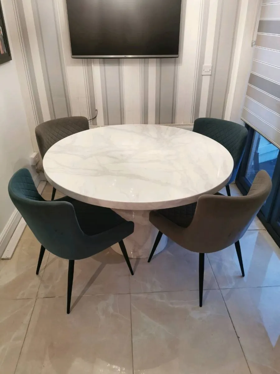 Dining table - Image 2