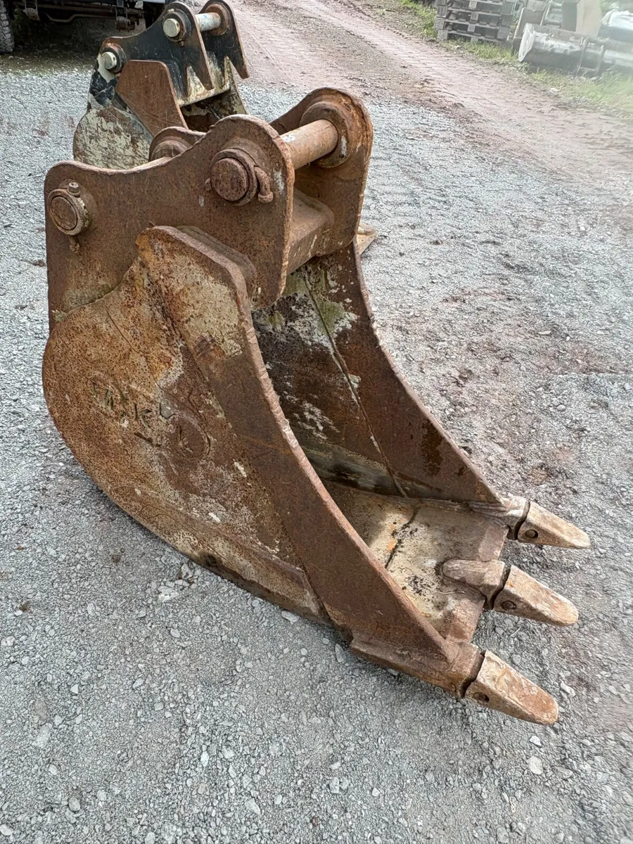 24” digging bucket on 65mm pins - Image 2