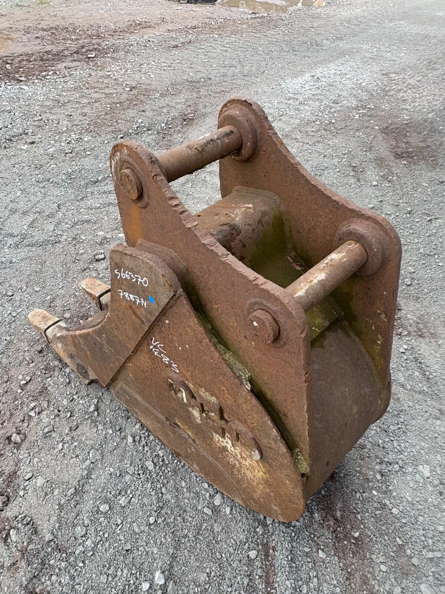 24” digging bucket on 65mm pins - Image 4