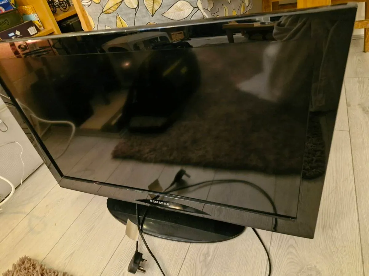 Samsung TV - Image 1