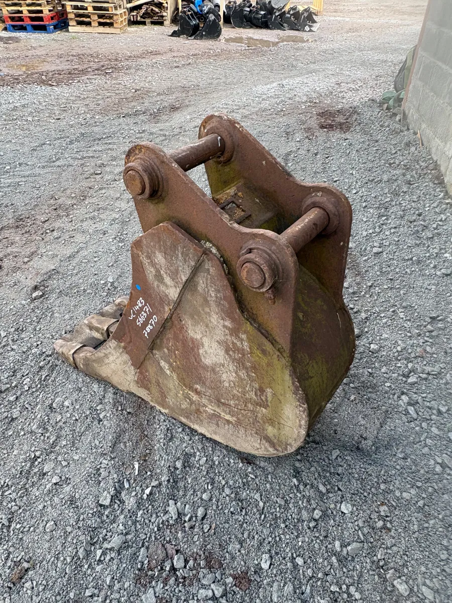 18” Bucket on 65mm pins - Image 2