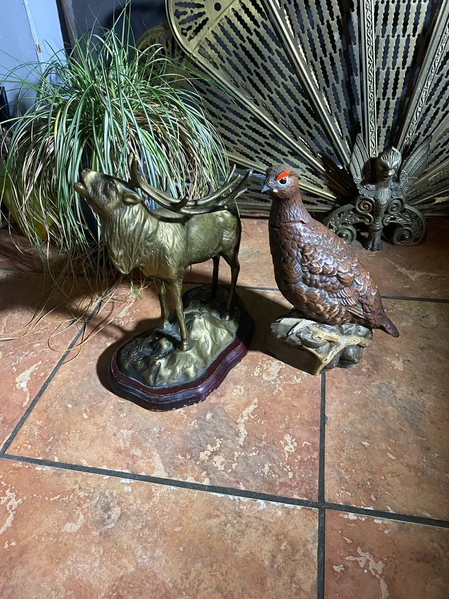 Red stag bronze - Image 1