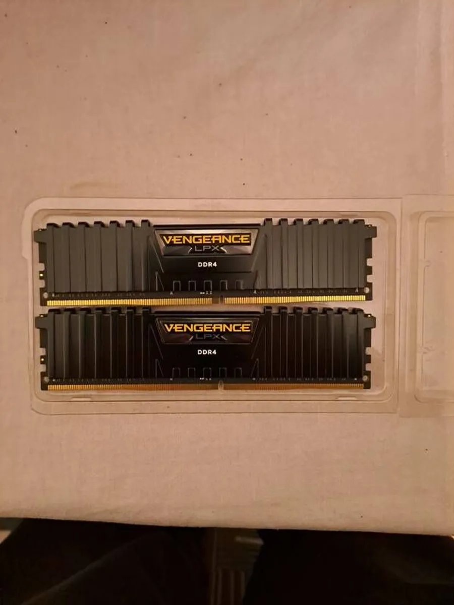 Corsair Vengeance LPX 32GB DDR4-3000 CL15 (2 x 16GB) - Image 1