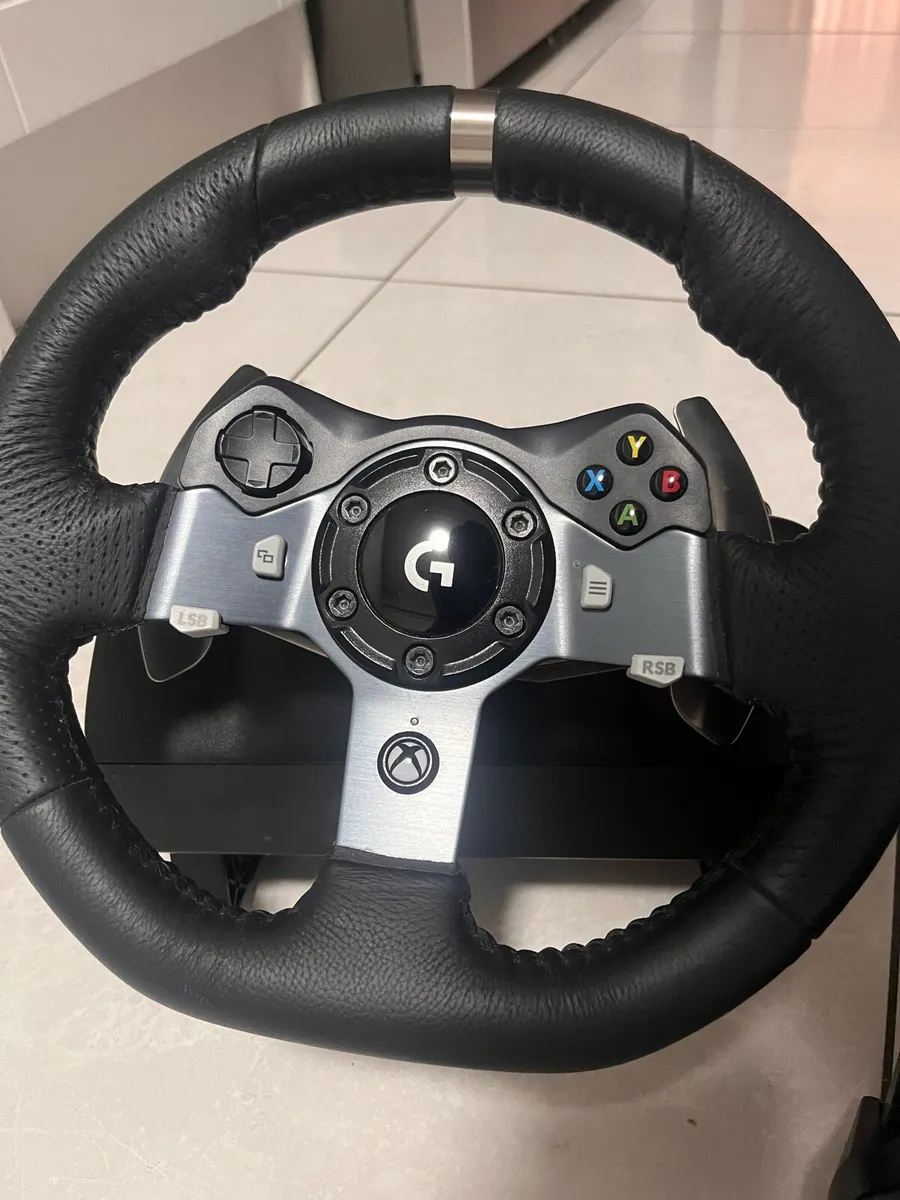 Logitech G920 steering wheel, pedals and gearstick - Image 2