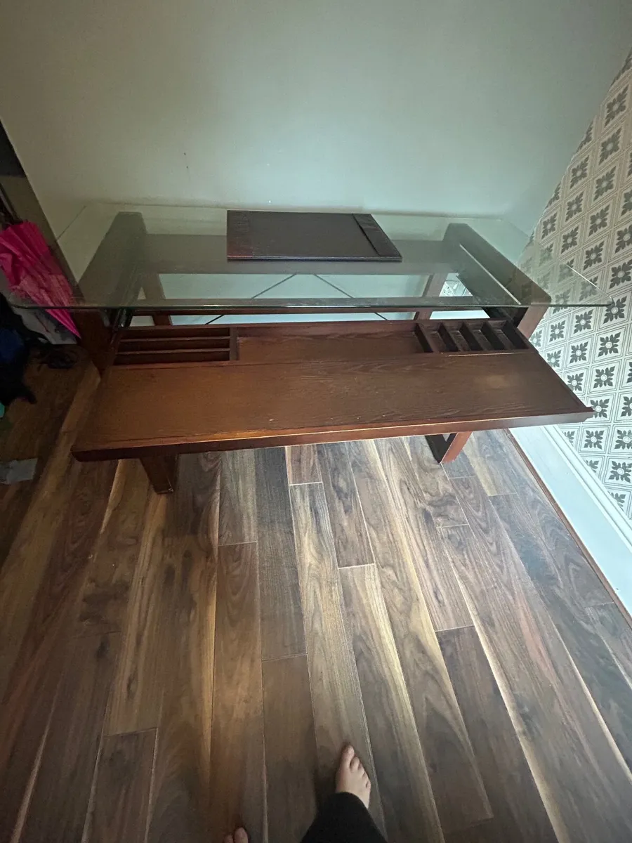 Desk - Image 2