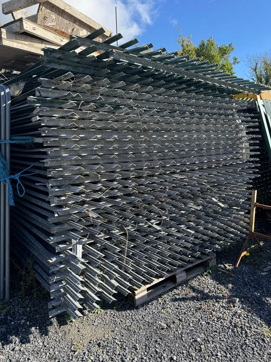 Palisade Fencing - Image 4