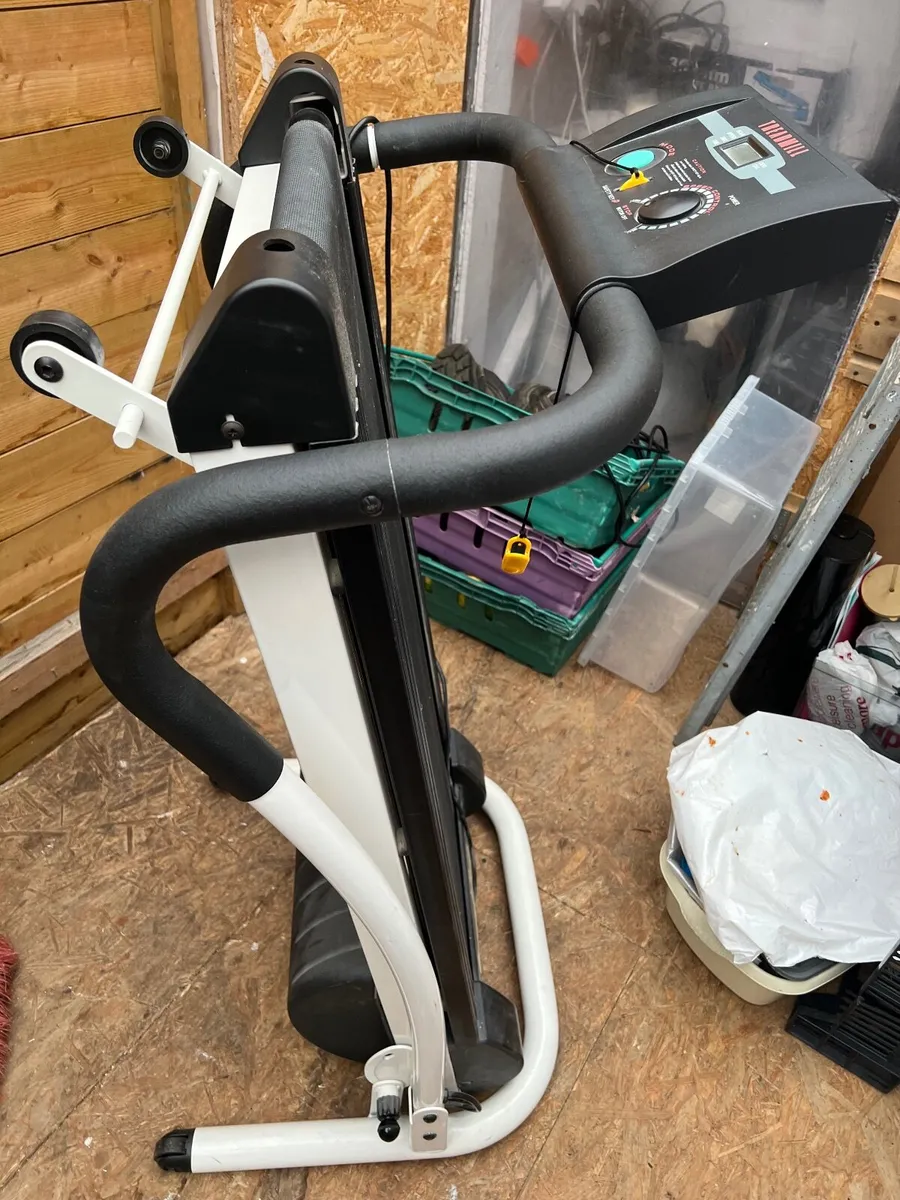 Treadmill - Image 1